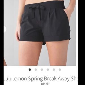 Lululemon Spring Break Away short